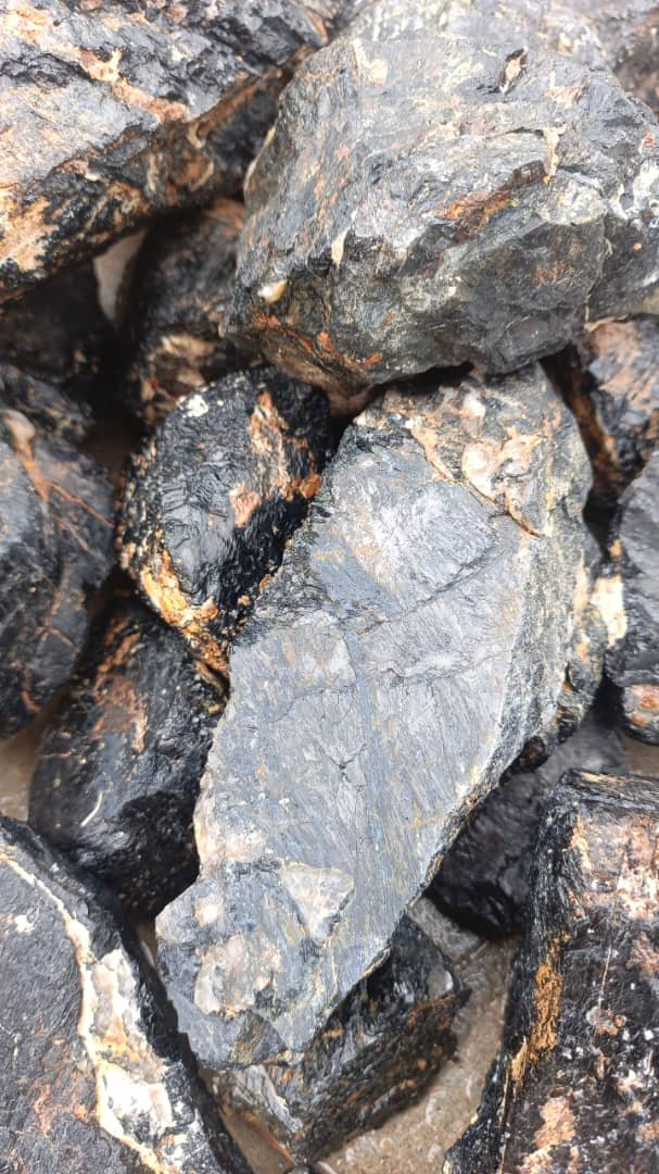 Bulk Black Tourmaline (Schorl) for Industrial Manufacturing